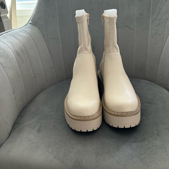 COPY - Soda Bone Chunky Platform Boots - Picture 2 of 10